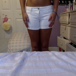 White Hollister shorts